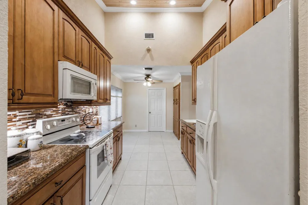 8719 NW 1ST STREET Coral Springs, FL 33071