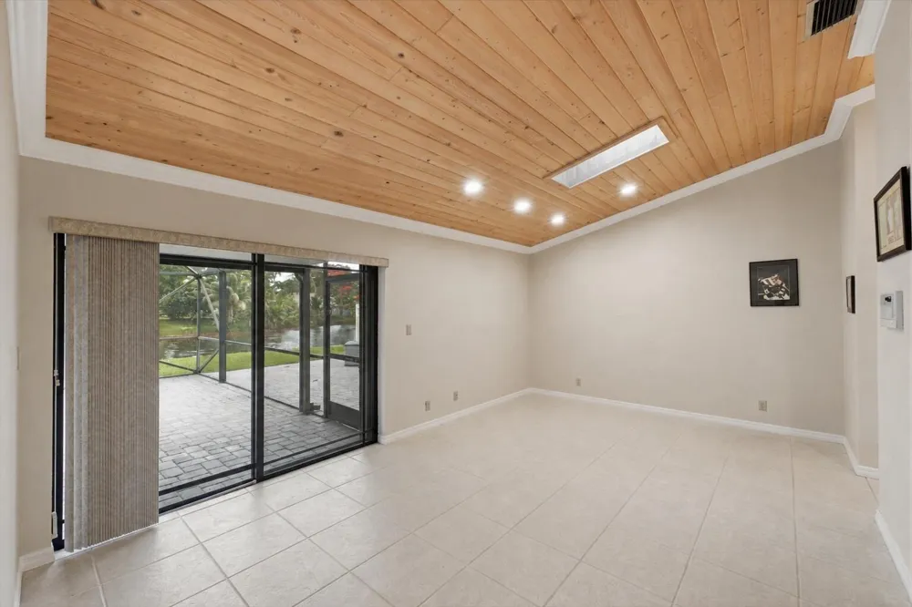 8719 NW 1ST STREET Coral Springs, FL 33071