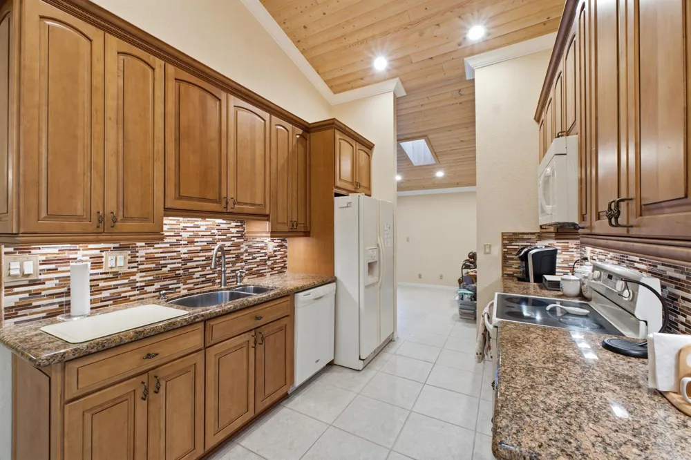 8719 NW 1ST STREET Coral Springs, FL 33071