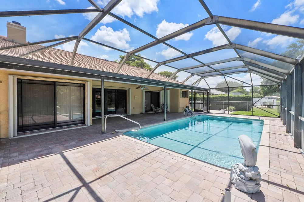 8719 NW 1ST STREET Coral Springs, FL 33071