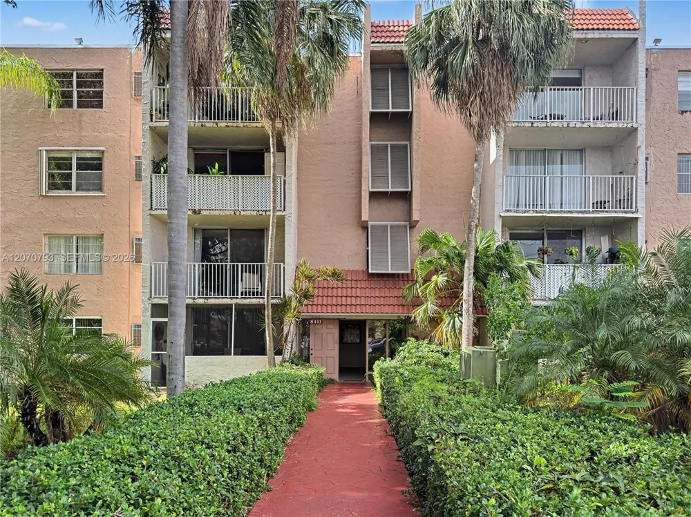 8411 NW 8th St #102 Miami, FL 33126