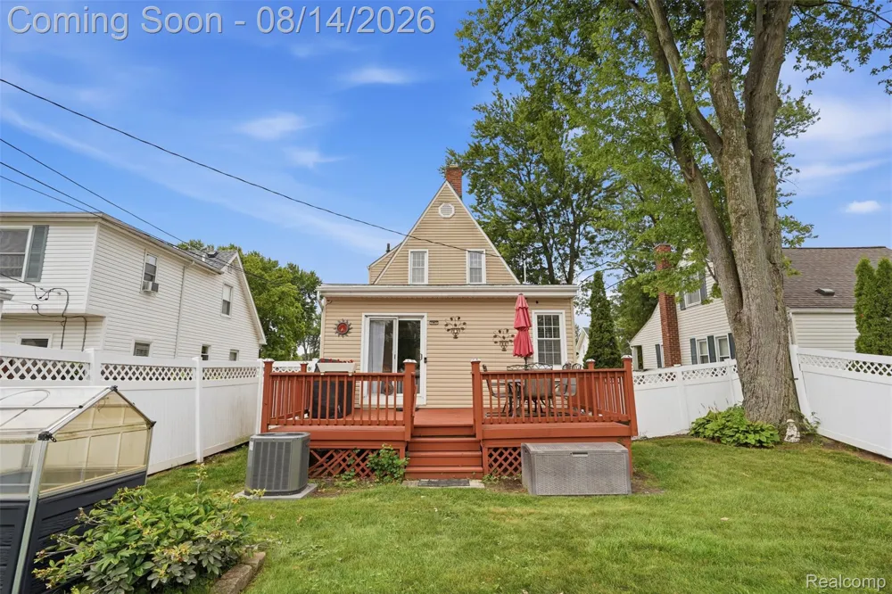 1998 Columbia Road Berkley City, MI 48072