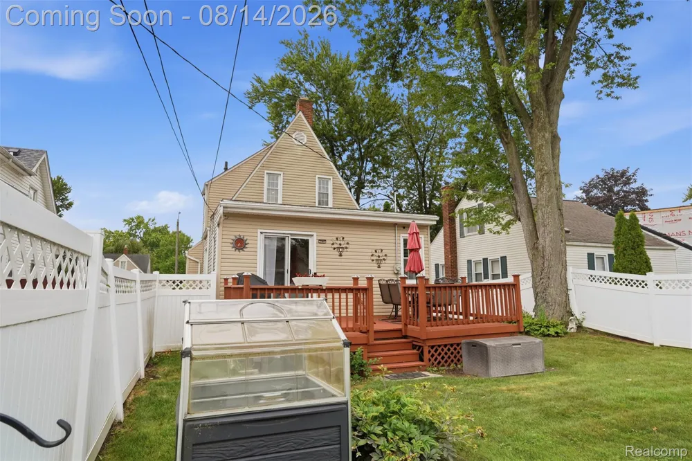 1998 Columbia Road Berkley City, MI 48072