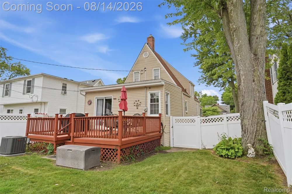 1998 Columbia Road Berkley City, MI 48072