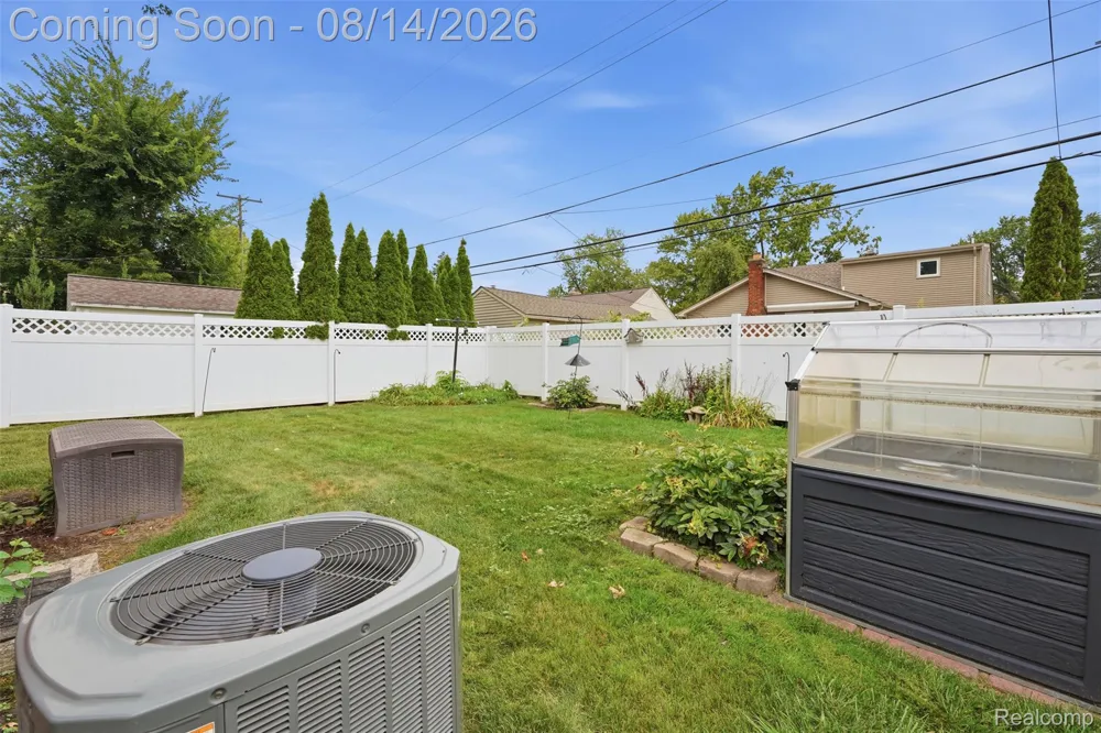 1998 Columbia Road Berkley City, MI 48072