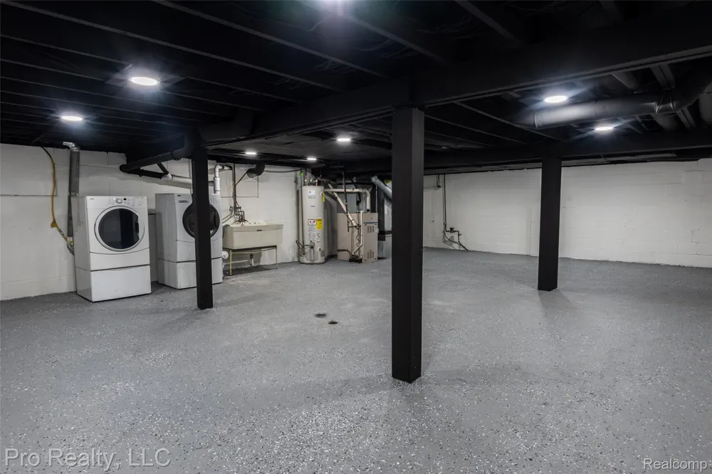 735 Withington Street Ferndale City, MI 48220