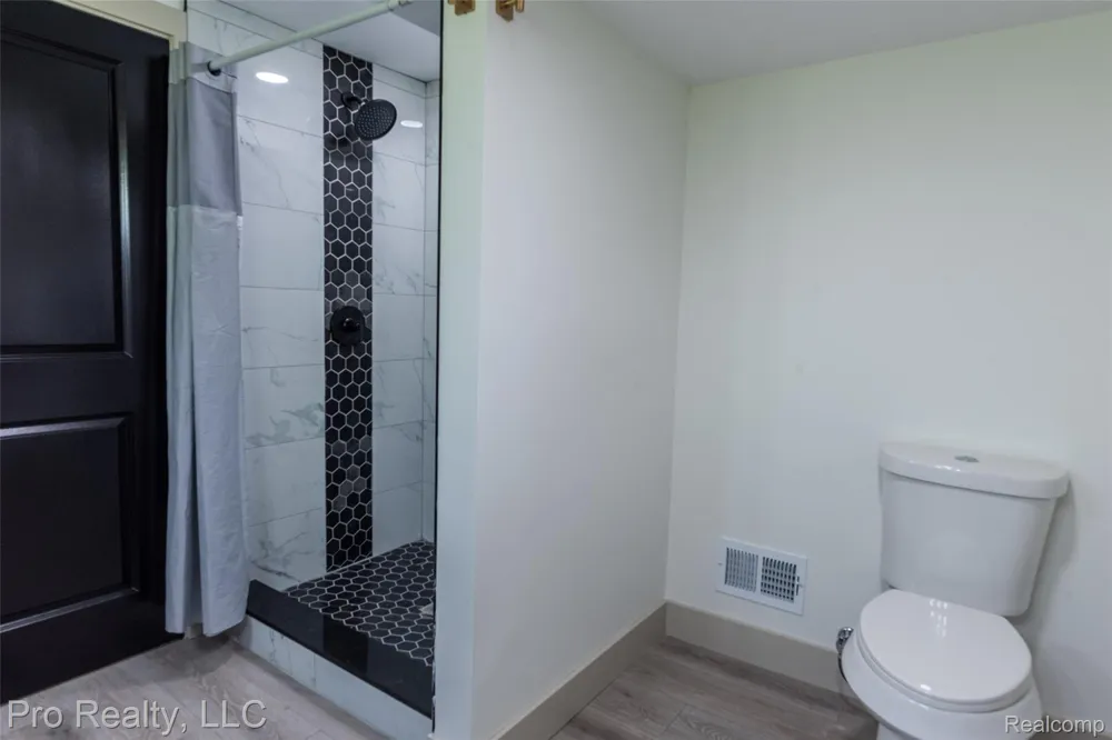 735 Withington Street Ferndale City, MI 48220