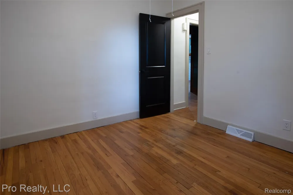 735 Withington Street Ferndale City, MI 48220