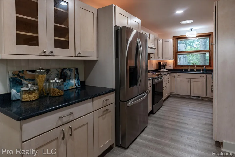 735 Withington Street Ferndale City, MI 48220