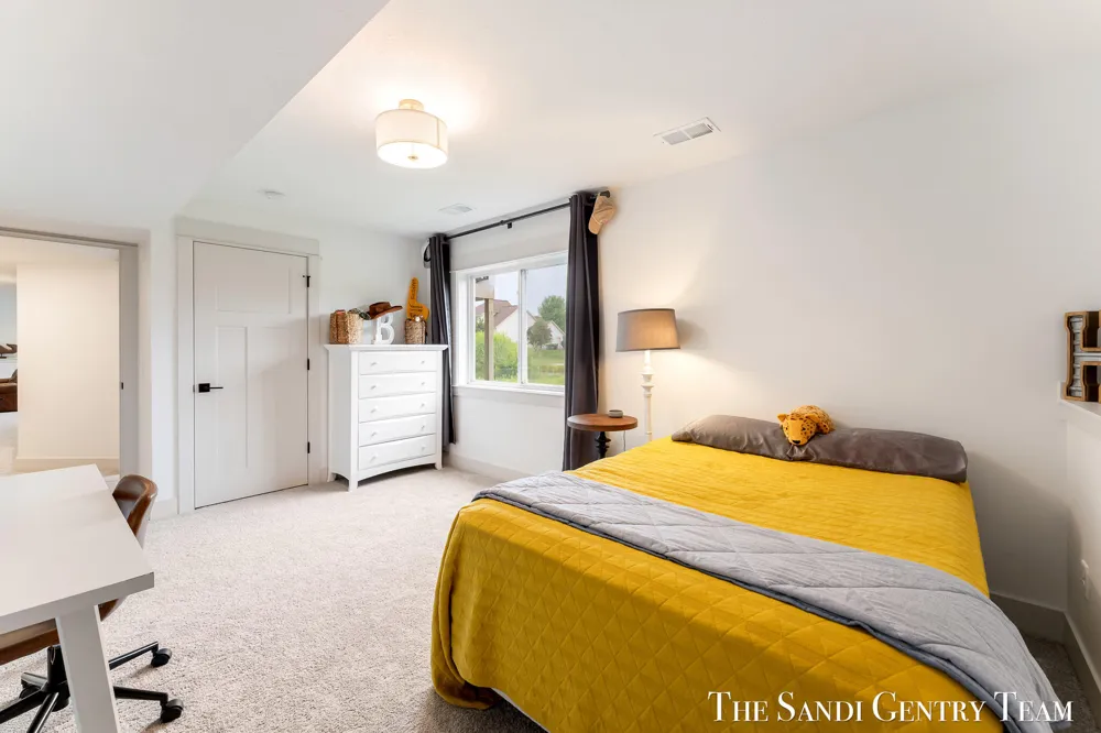 36 W Farr Road Norton Shores City, MI 49444