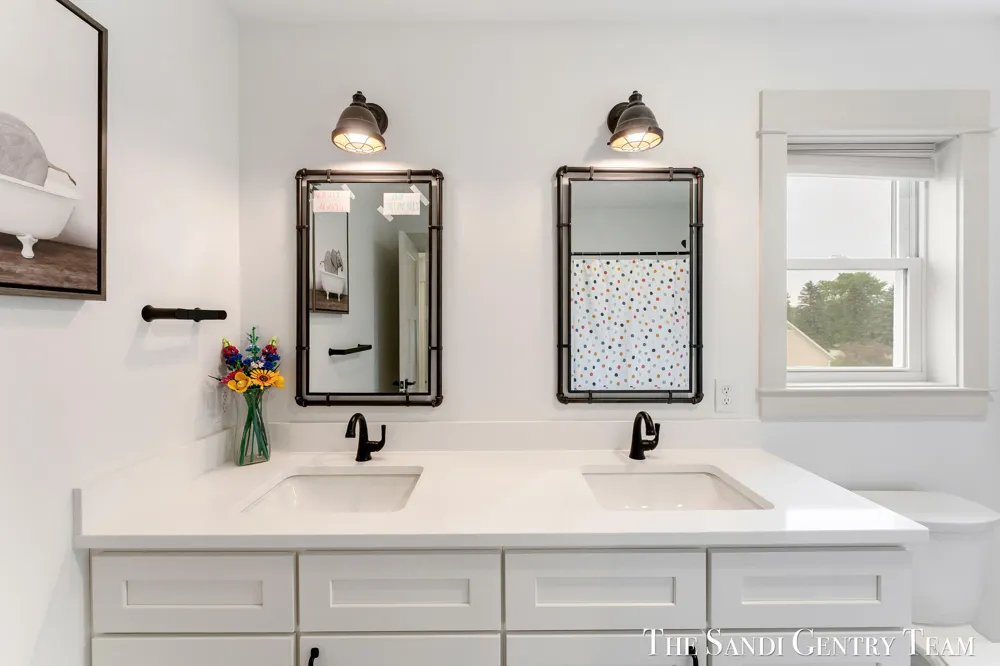 36 W Farr Road Norton Shores City, MI 49444