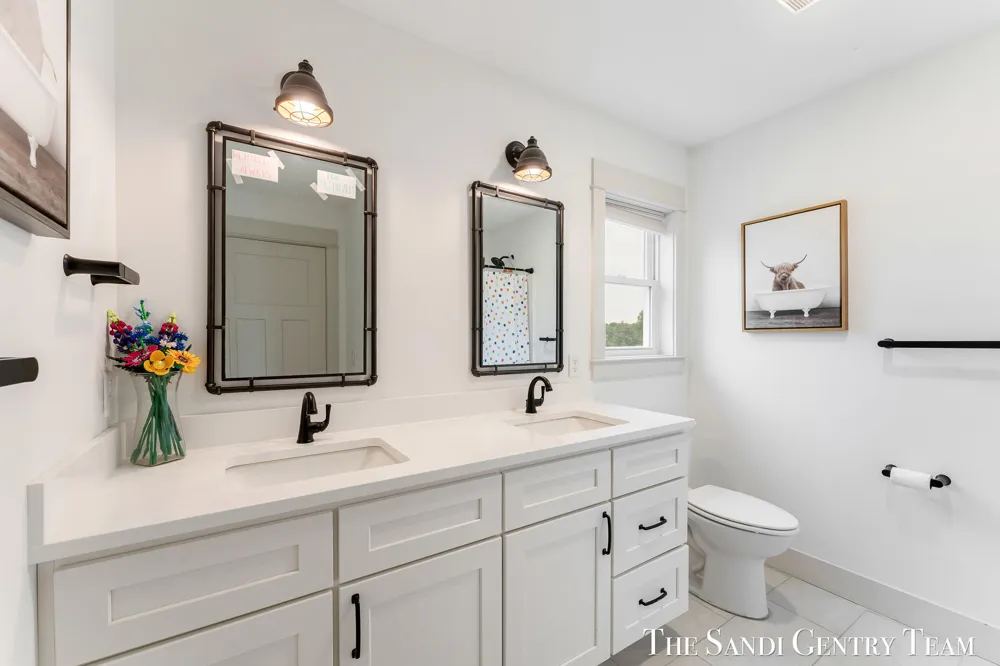 36 W Farr Road Norton Shores City, MI 49444