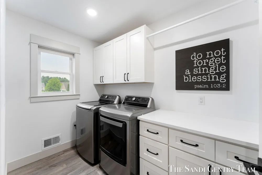 36 W Farr Road Norton Shores City, MI 49444