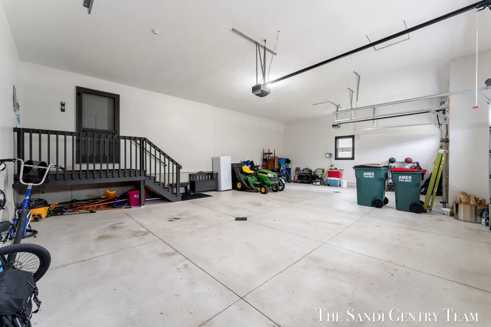 36 W Farr Road Norton Shores City, MI 49444