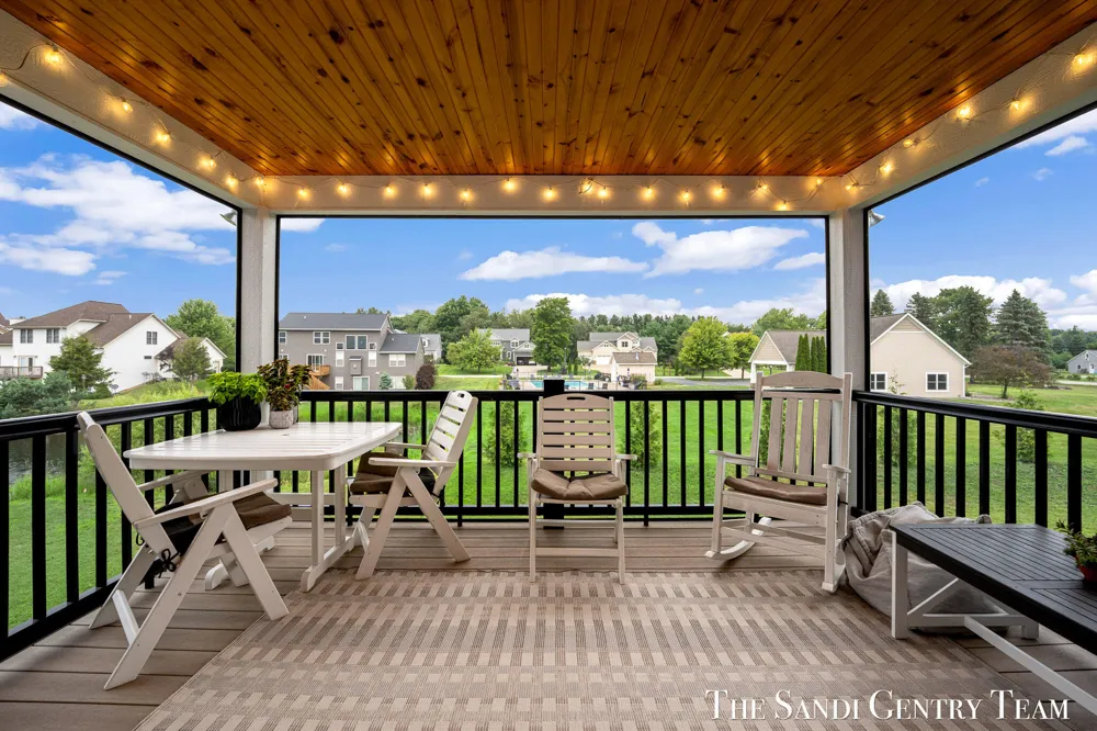 36 W Farr Road Norton Shores City, MI 49444