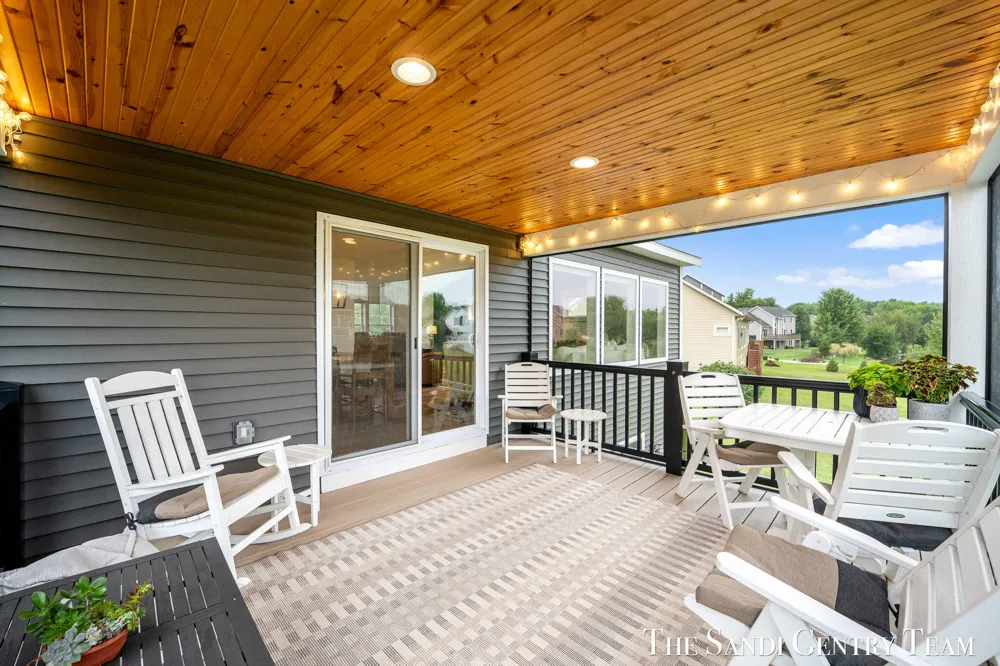 36 W Farr Road Norton Shores City, MI 49444