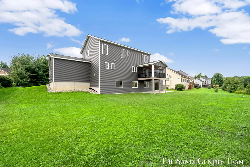 36 W Farr Road Norton Shores City, MI 49444