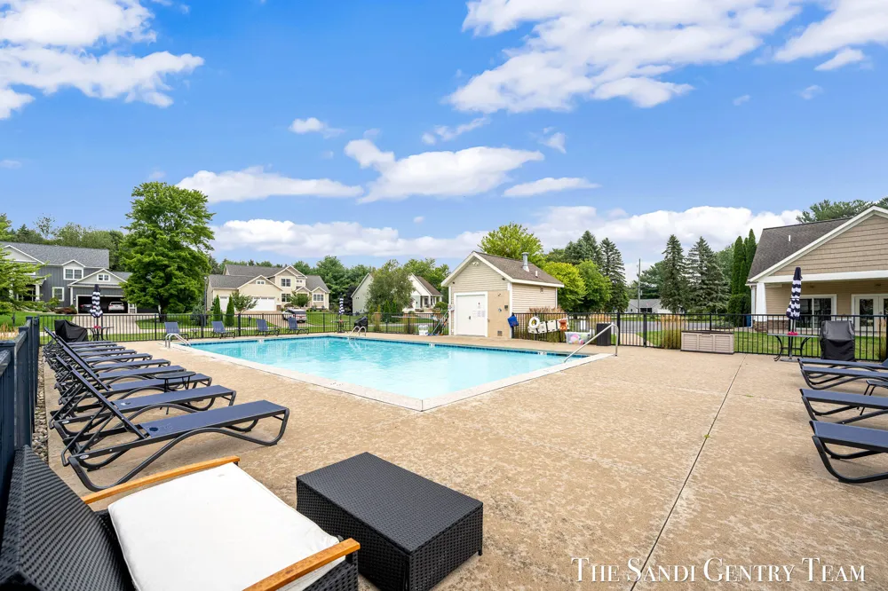 36 W Farr Road Norton Shores City, MI 49444