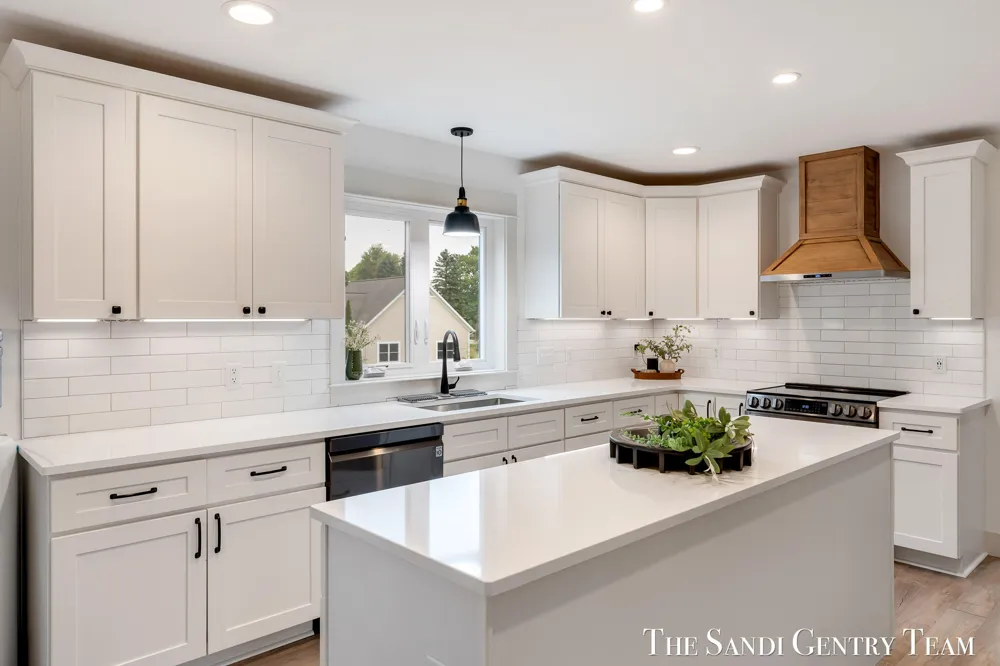 36 W Farr Road Norton Shores City, MI 49444