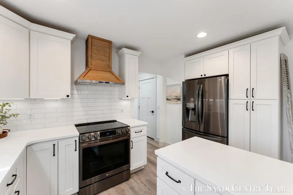 36 W Farr Road Norton Shores City, MI 49444