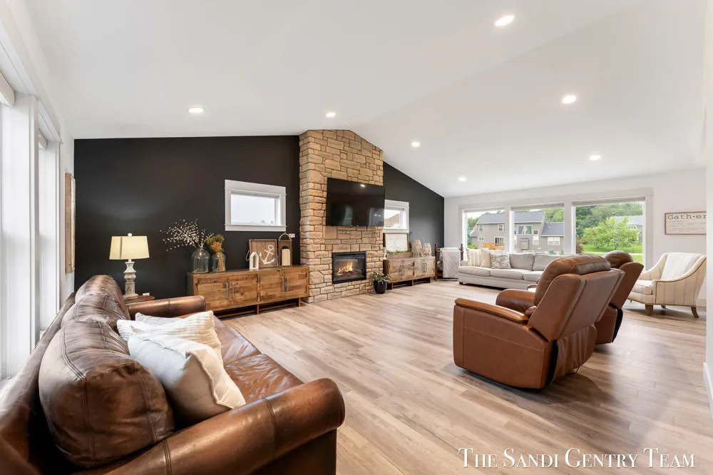 36 W Farr Road Norton Shores City, MI 49444