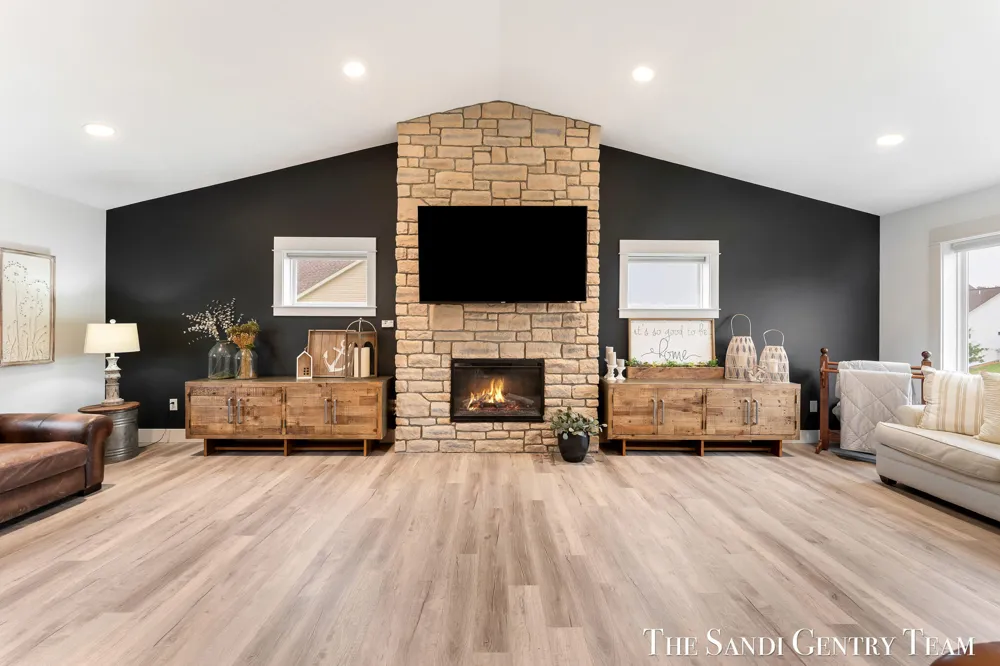 36 W Farr Road Norton Shores City, MI 49444