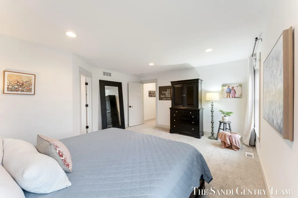 36 W Farr Road Norton Shores City, MI 49444
