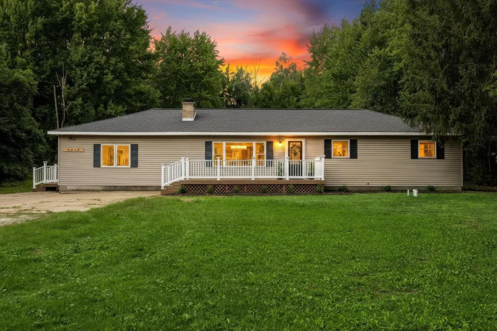 3240 E Riley Thompson Road Dalton Township, MI 49457