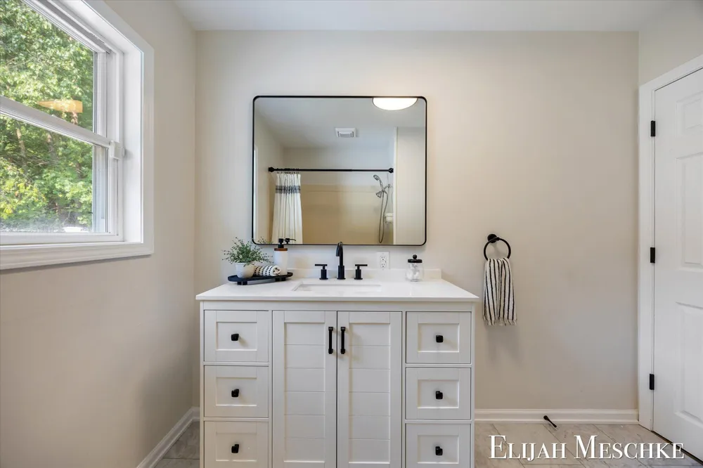 3240 E Riley Thompson Road Dalton Township, MI 49457