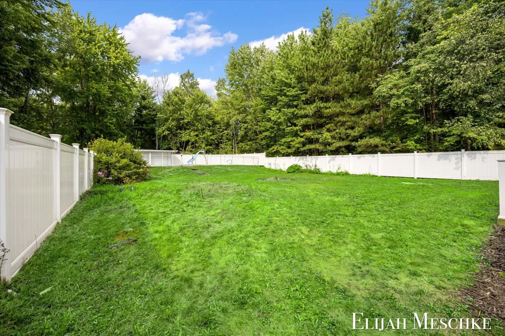 3240 E Riley Thompson Road Dalton Township, MI 49457