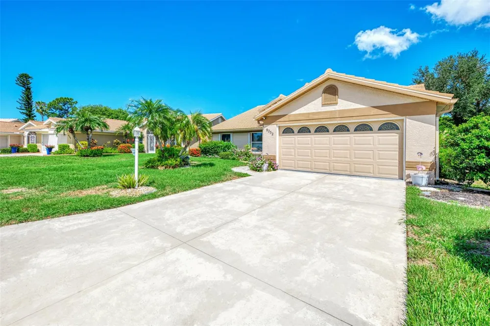 8252 PARKSIDE DRIVE Englewood, FL 34224