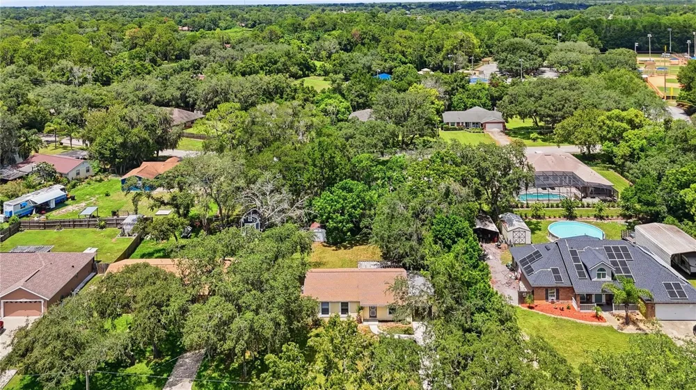 336 RIVIERA DRIVE Debary, FL 32713