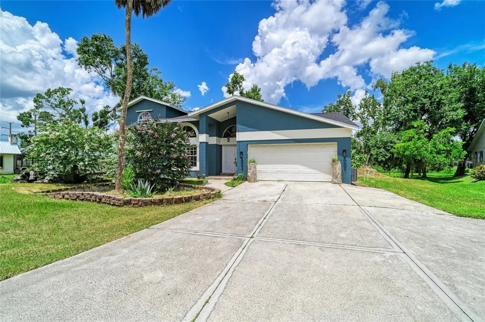 6519 28TH AVENUE E Bradenton, FL 34208