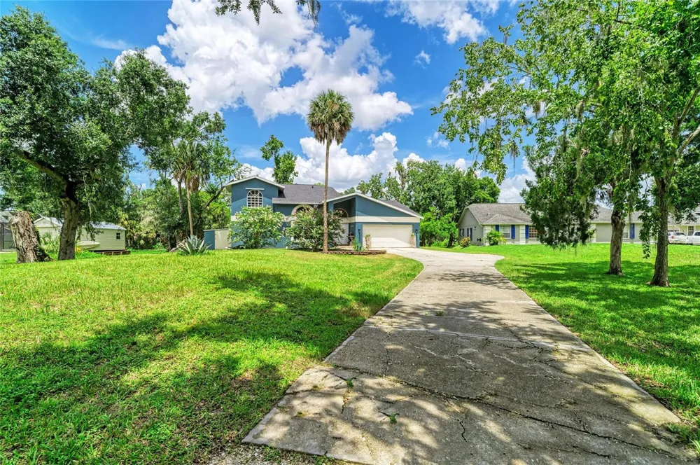 6519 28TH AVENUE E Bradenton, FL 34208