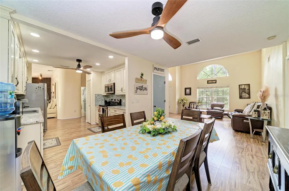 6519 28TH AVENUE E Bradenton, FL 34208