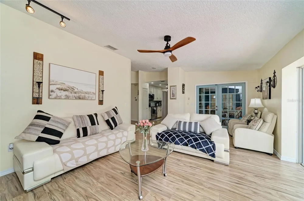 6519 28TH AVENUE E Bradenton, FL 34208