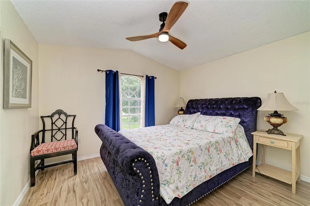 6519 28TH AVENUE E Bradenton, FL 34208