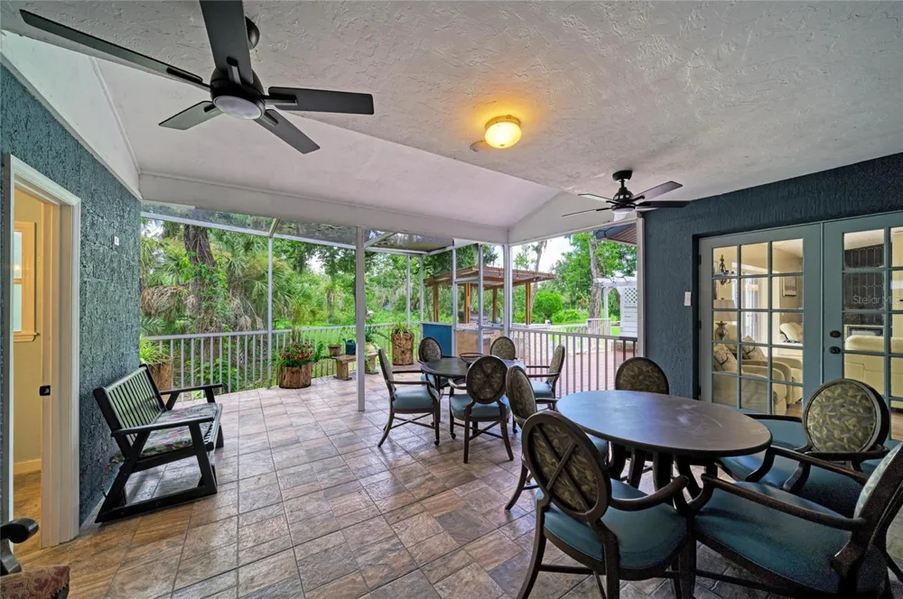 6519 28TH AVENUE E Bradenton, FL 34208