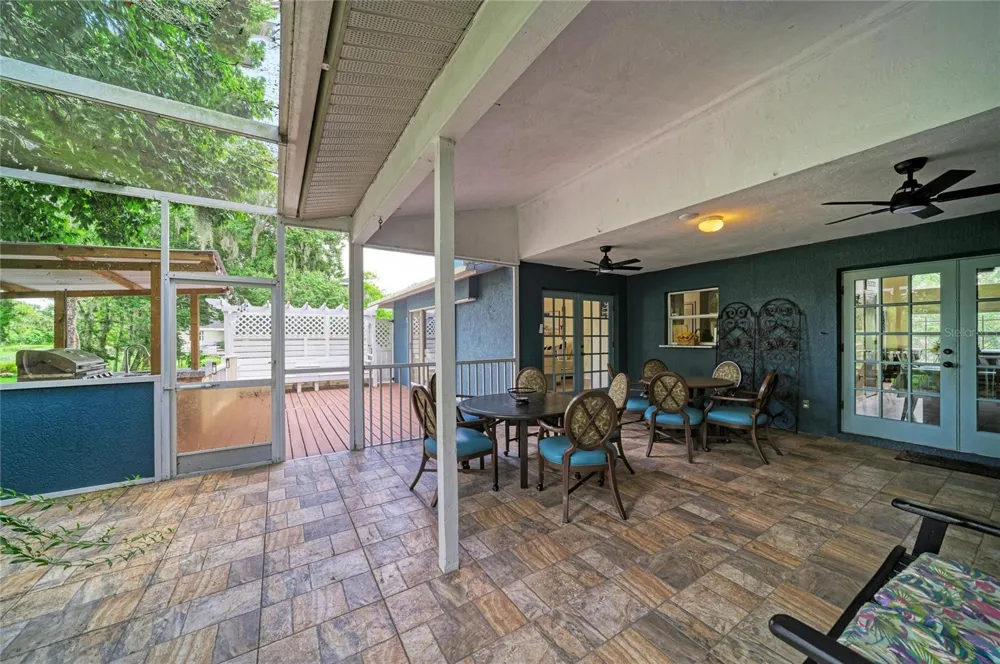 6519 28TH AVENUE E Bradenton, FL 34208