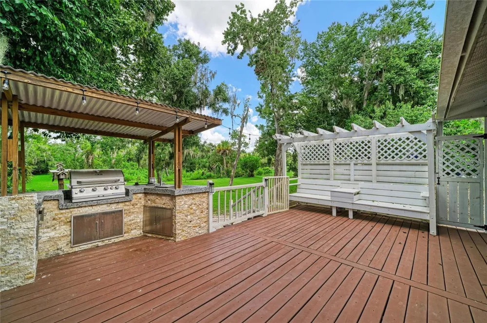 6519 28TH AVENUE E Bradenton, FL 34208