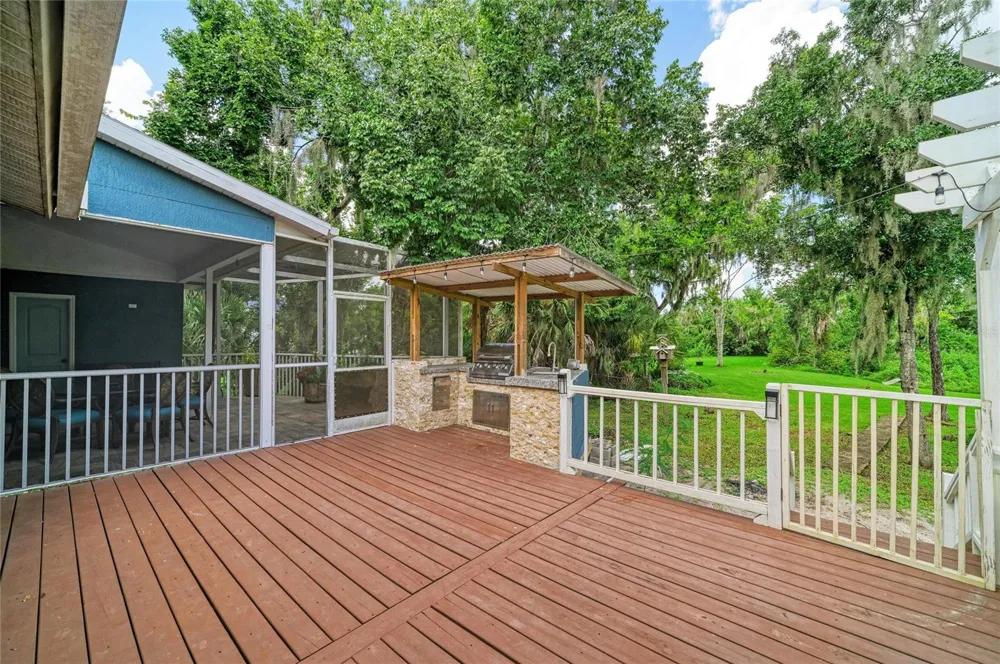 6519 28TH AVENUE E Bradenton, FL 34208