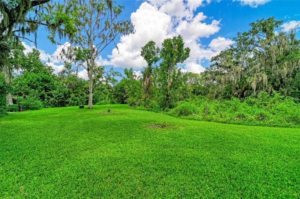 6519 28TH AVENUE E Bradenton, FL 34208