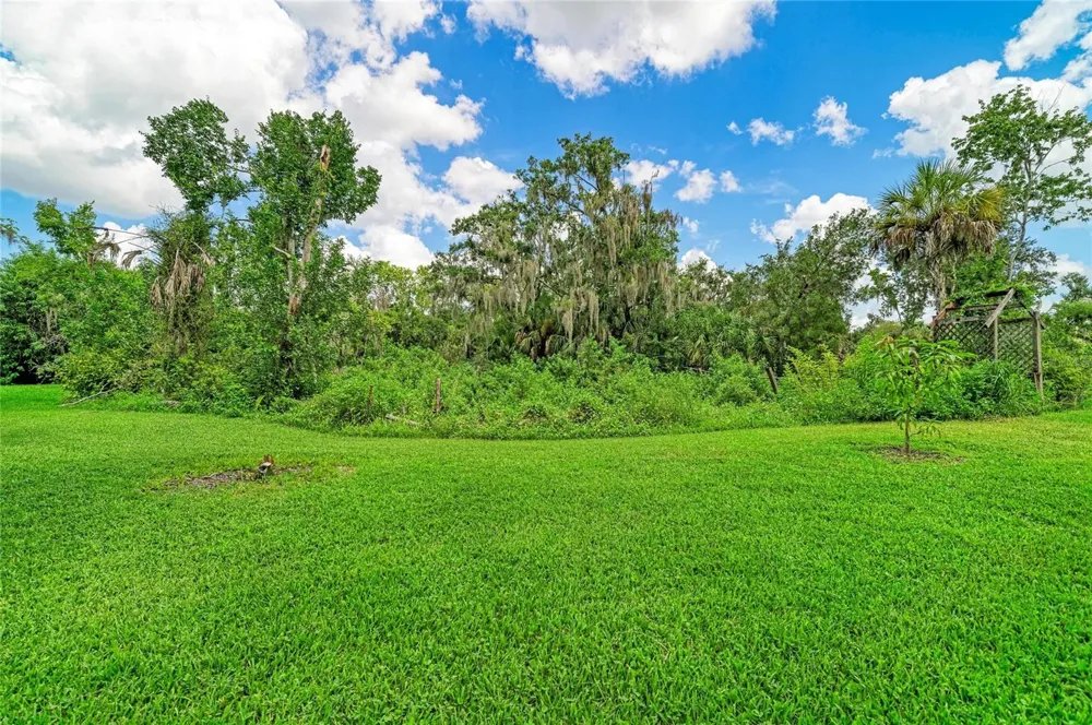6519 28TH AVENUE E Bradenton, FL 34208