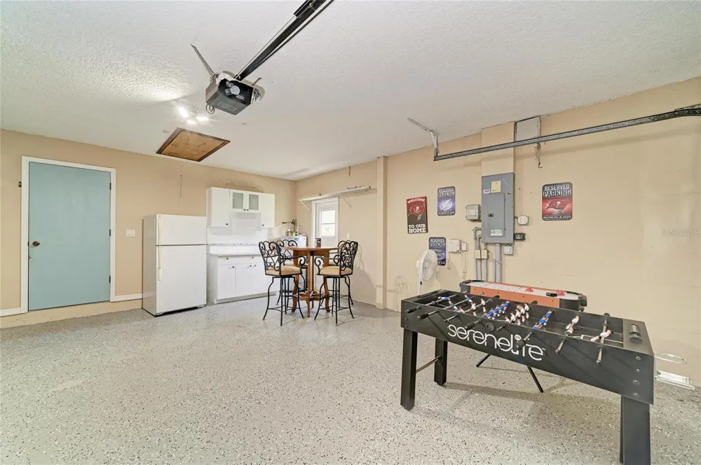 6519 28TH AVENUE E Bradenton, FL 34208