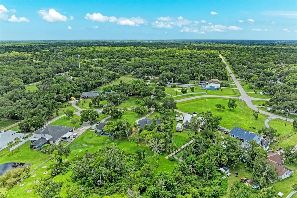 6519 28TH AVENUE E Bradenton, FL 34208