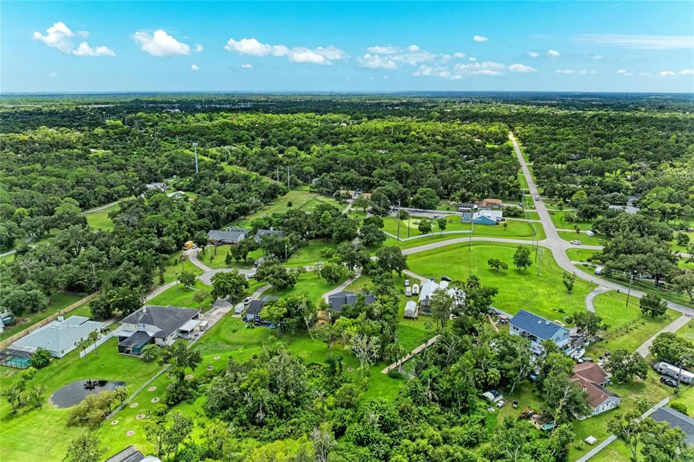 6519 28TH AVENUE E Bradenton, FL 34208