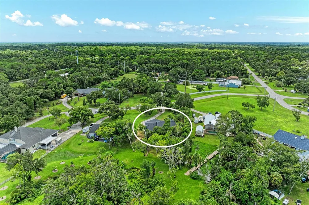 6519 28TH AVENUE E Bradenton, FL 34208
