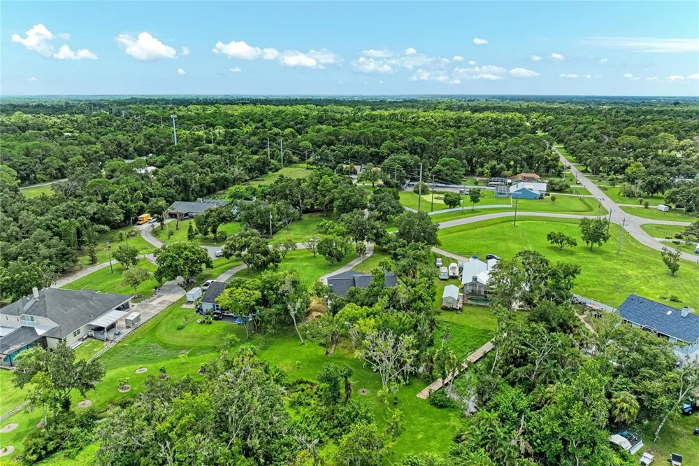 6519 28TH AVENUE E Bradenton, FL 34208