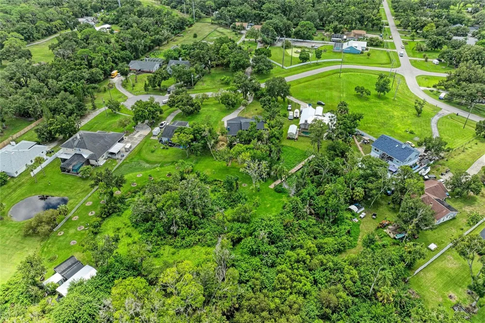 6519 28TH AVENUE E Bradenton, FL 34208