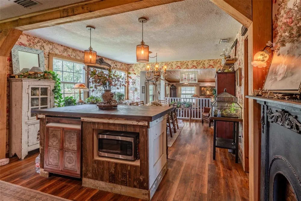 2242 CR 543 Sumterville, FL 33585